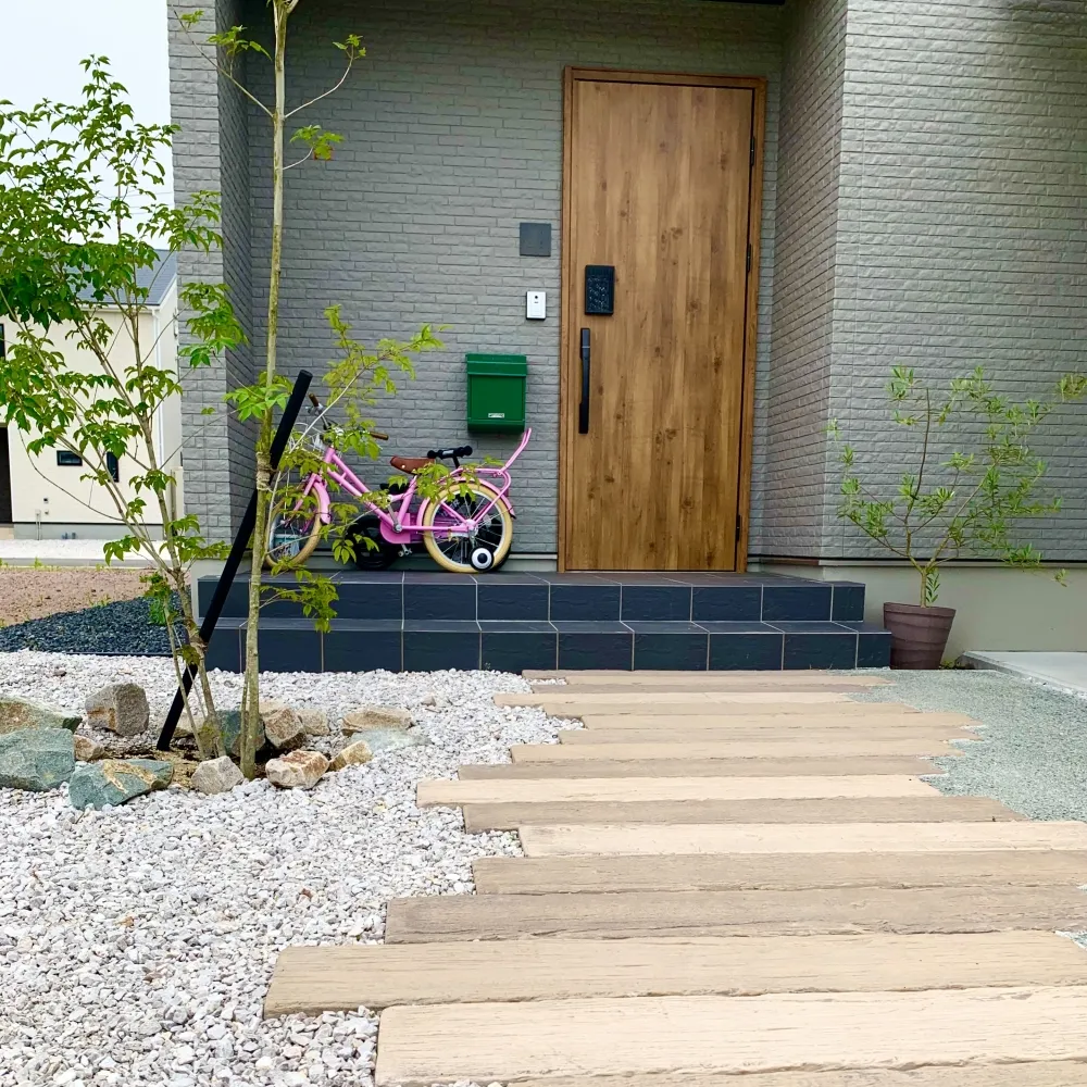 鳥取市・M様邸　ナチュラルとモダンが共存する新築外構