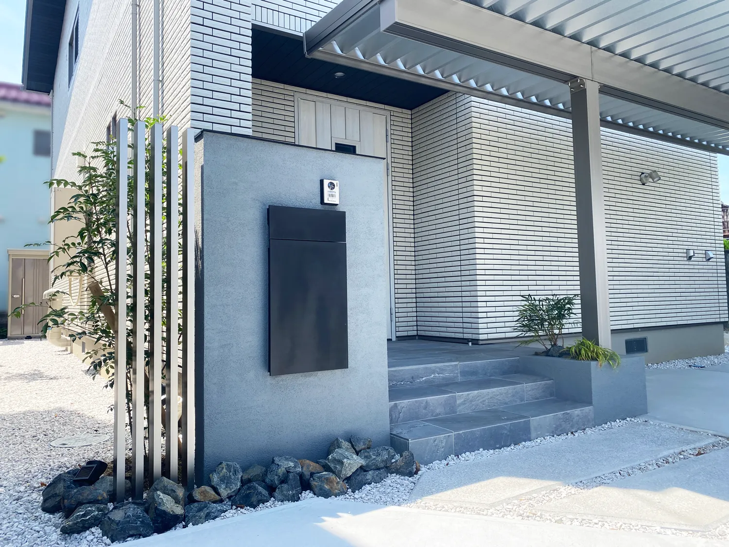 鳥取市・F様邸　統一感のあるカラーコーディネートが映えるお庭